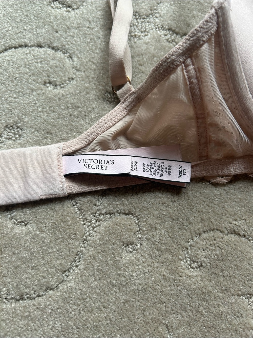 Victoria’s Secret Pushup Bra Size 32DDD - Picture 4 of 5
